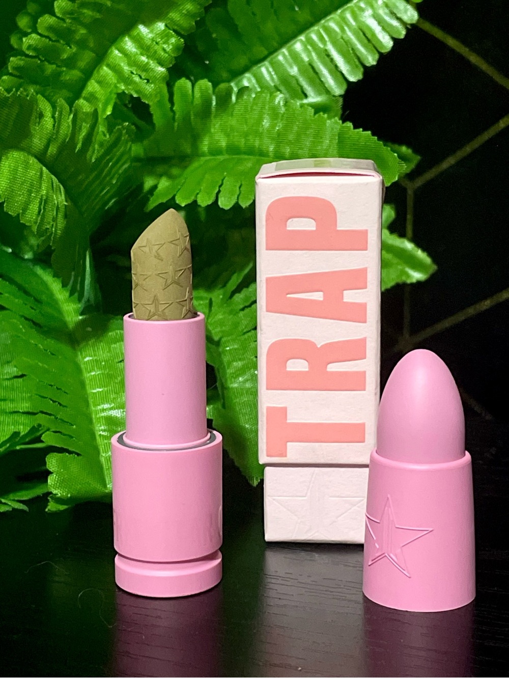Jeffree Star Velvet Trap Lipstick - Unphazed